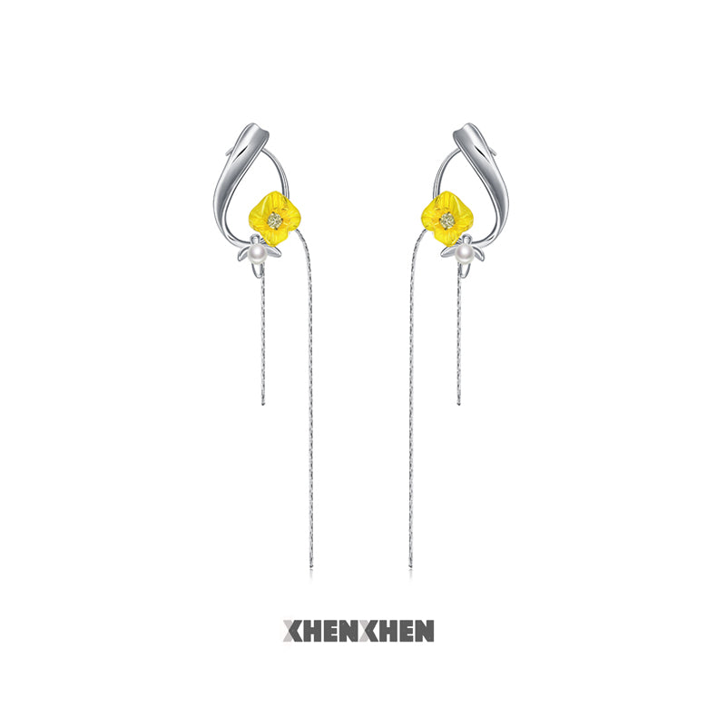 Daisy tassel earrings