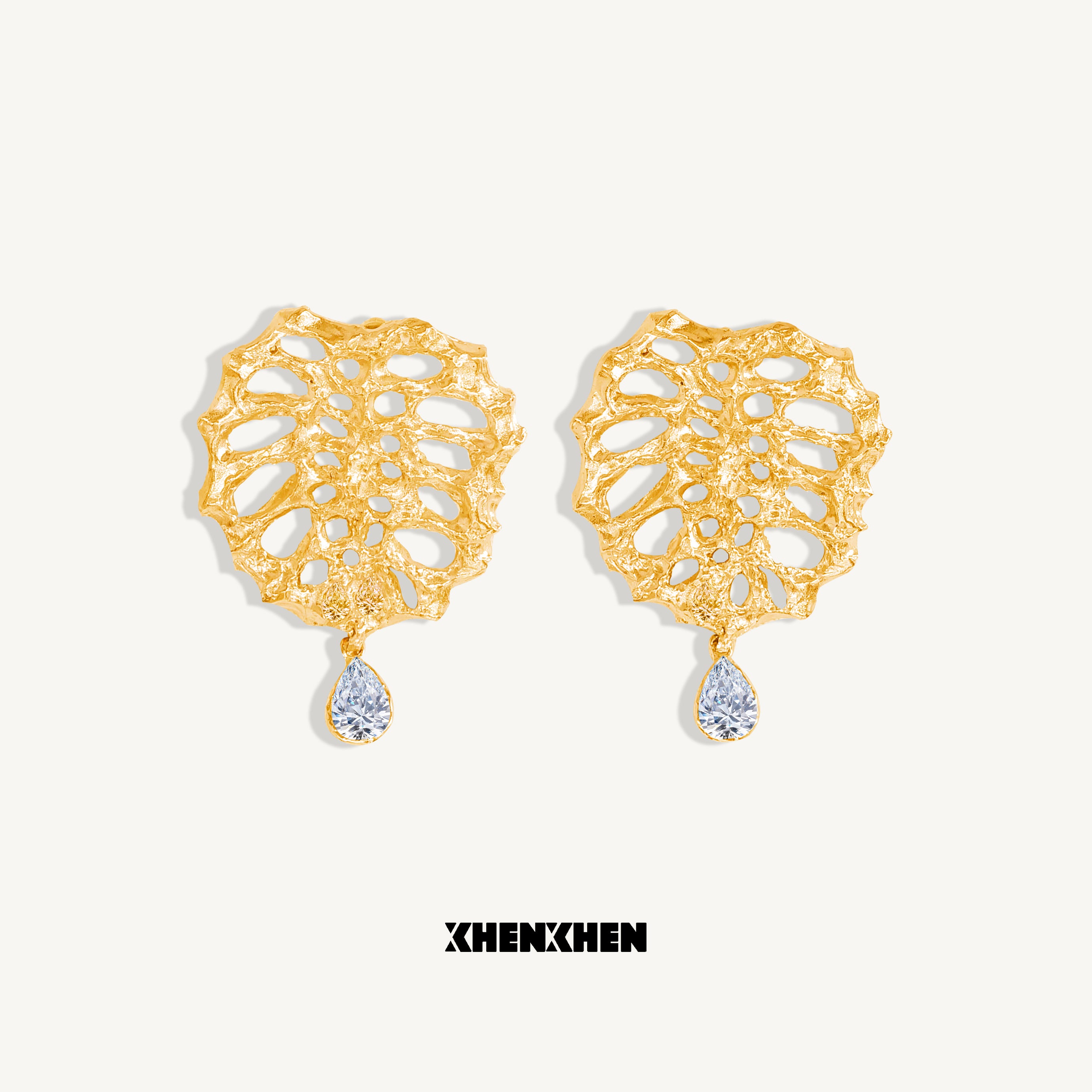 Tortoise leaf pendant Metal ear studs