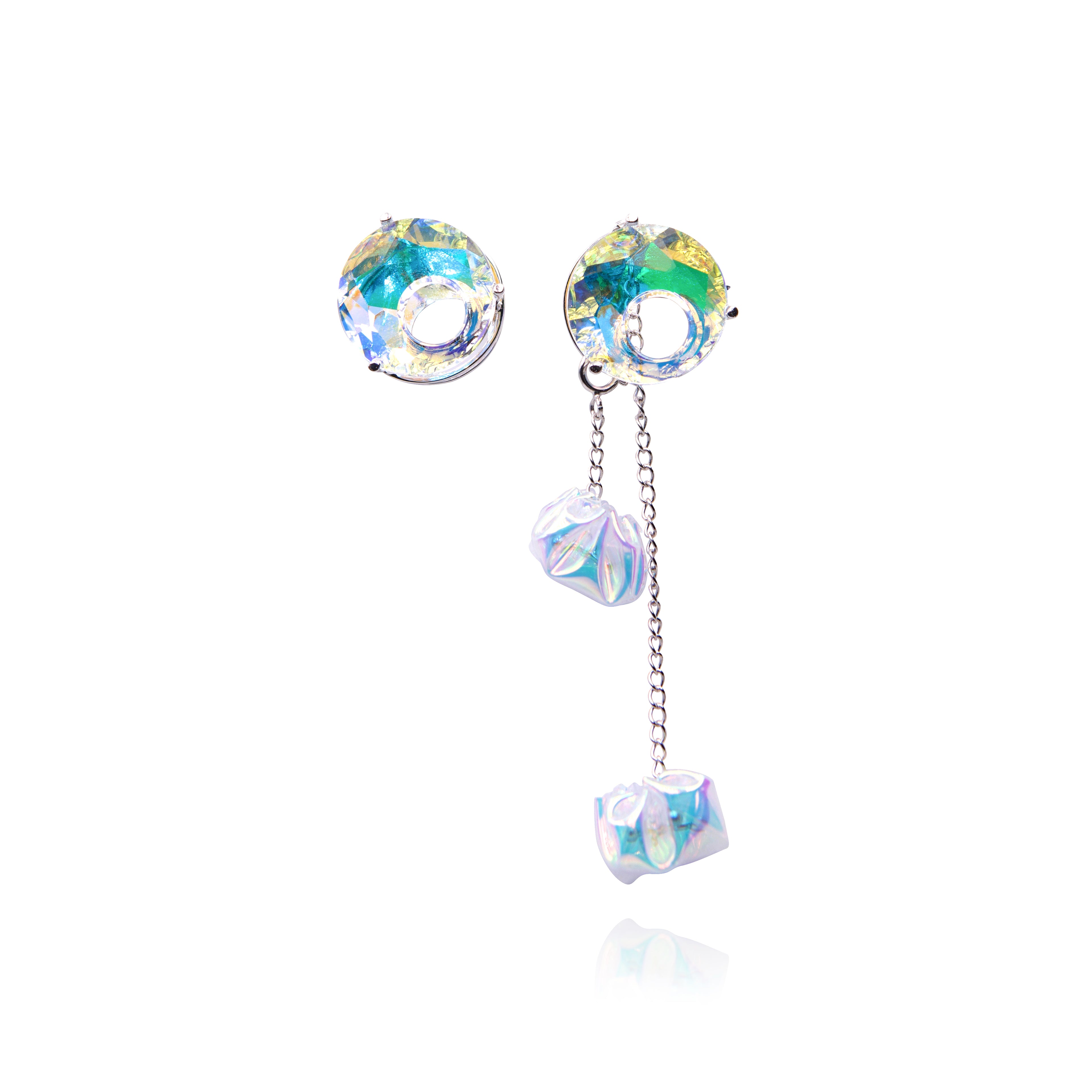 Asymmetrical crystal earrings for aquarium enthusiasts