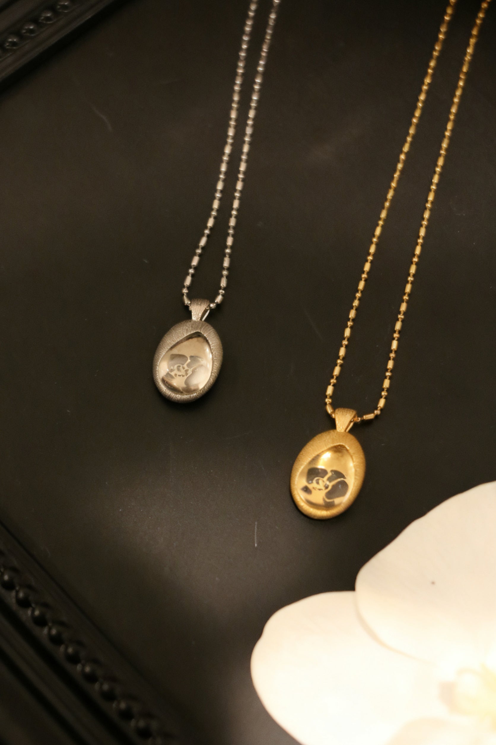 Silk-striped Phalaenopsis Necklace