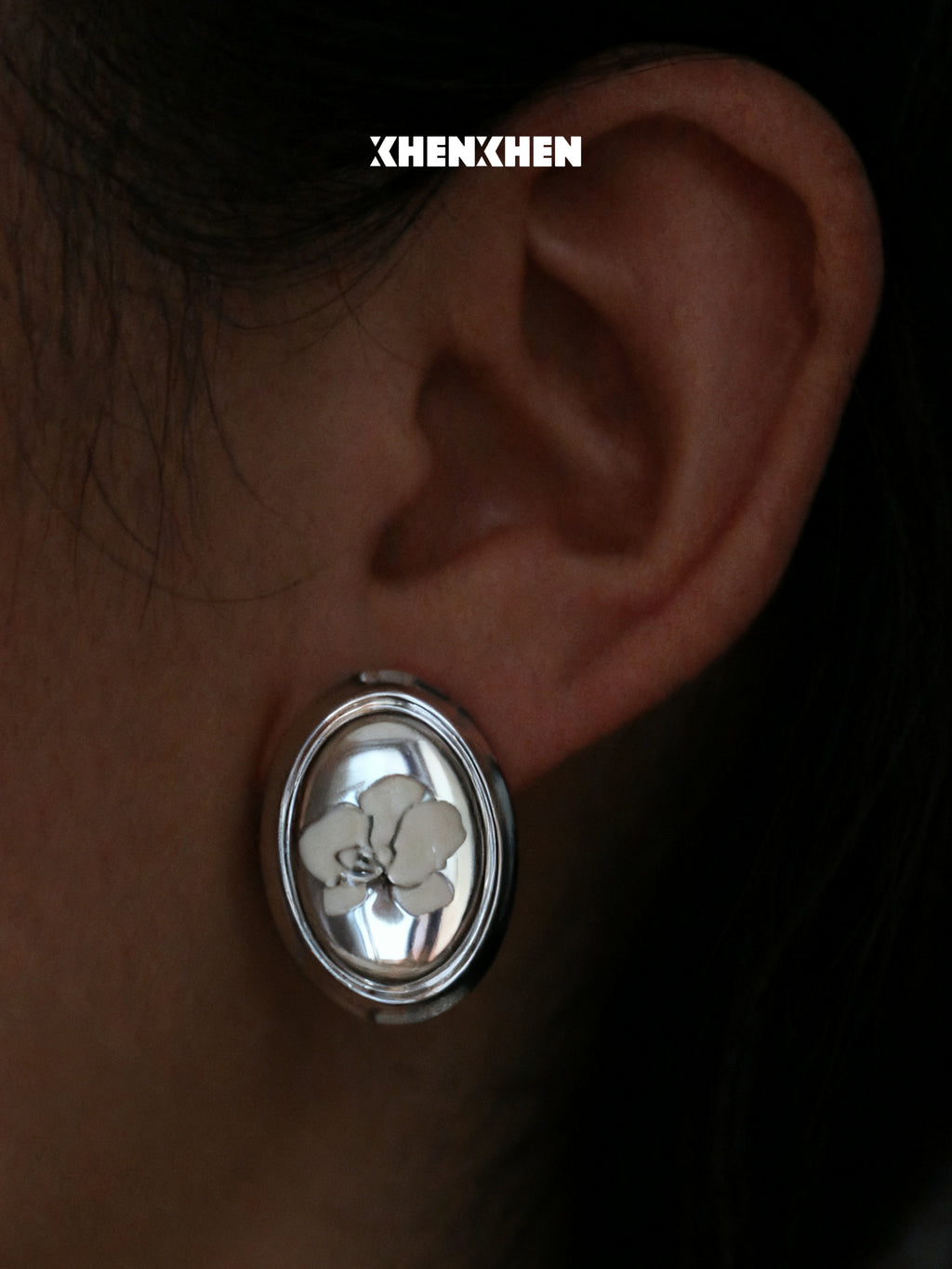 Butterfly orchid smooth stud earrings