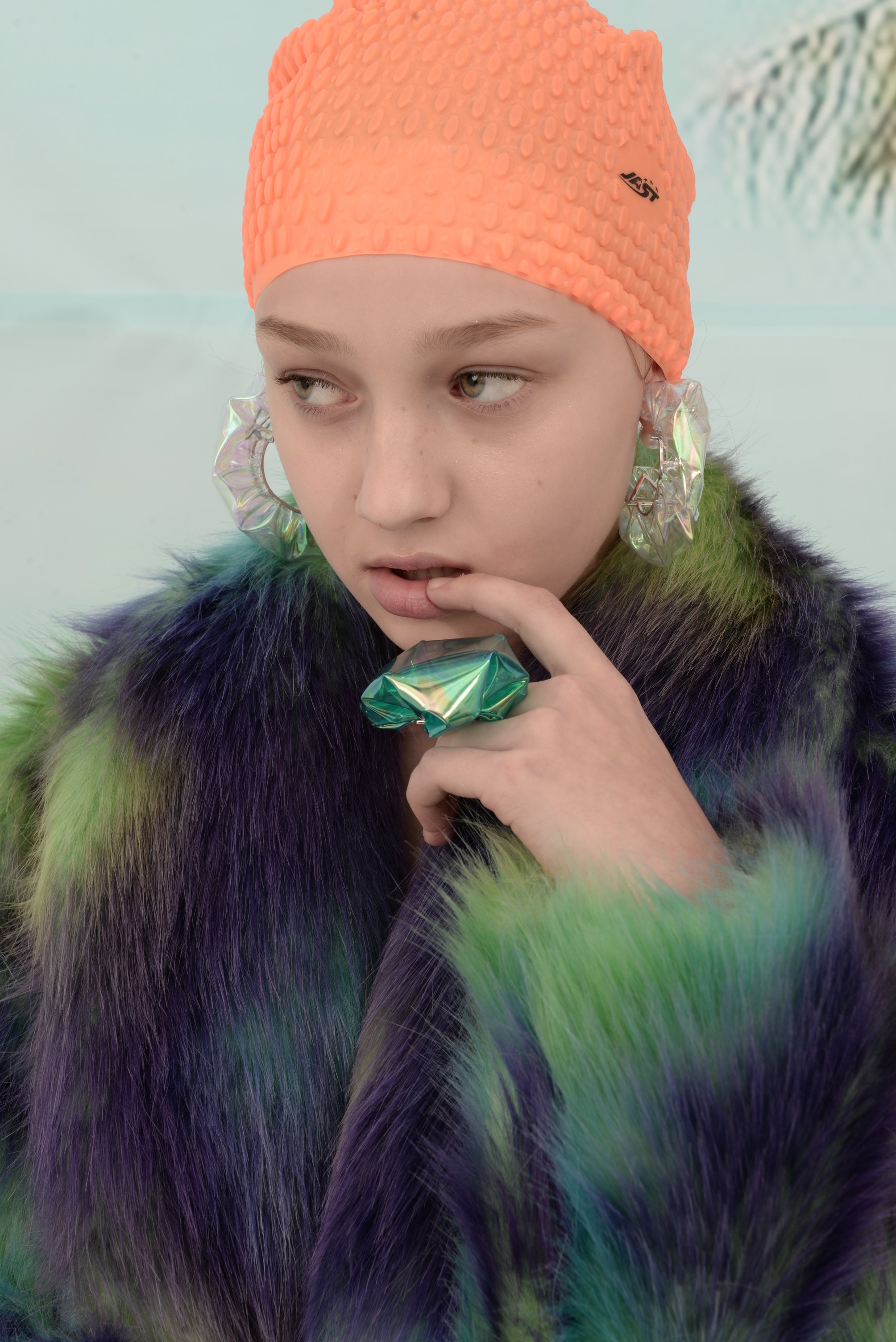 Show off big bubble ring