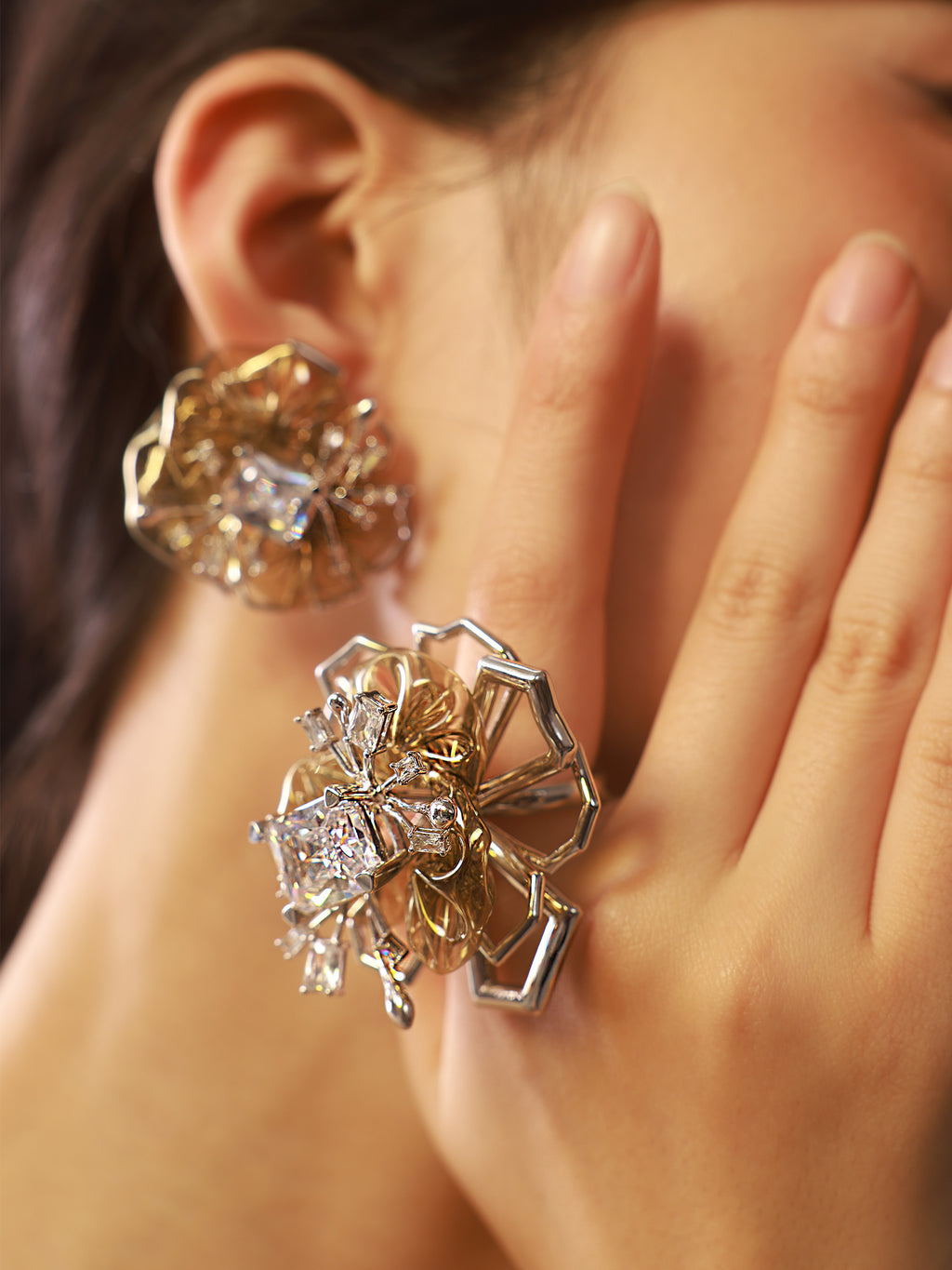 Morning flower shaped earrings