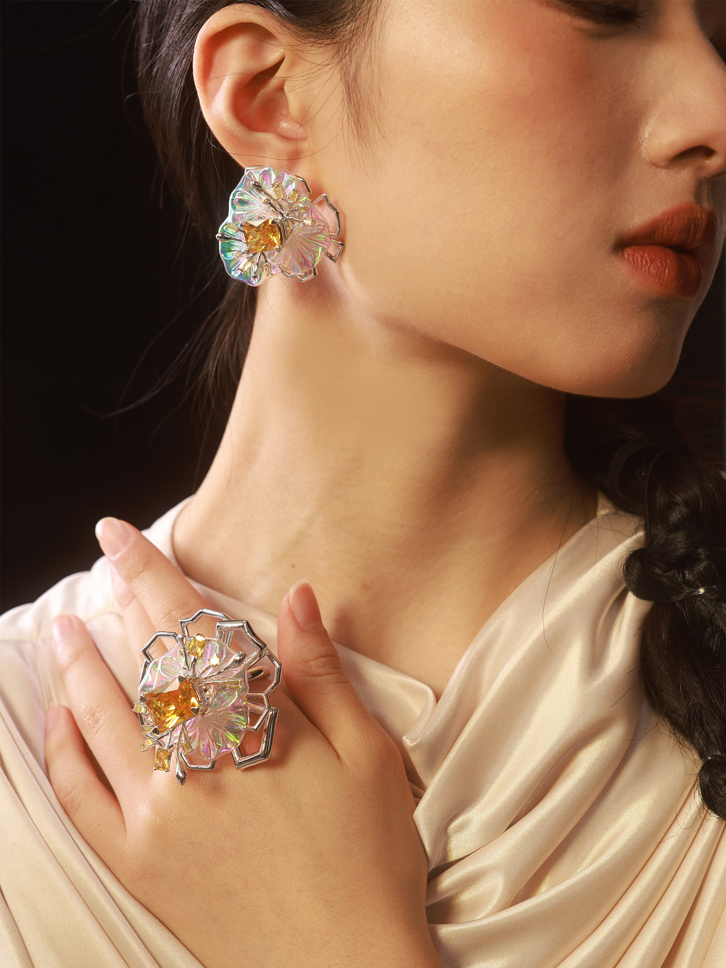 Morning flower shaped earrings