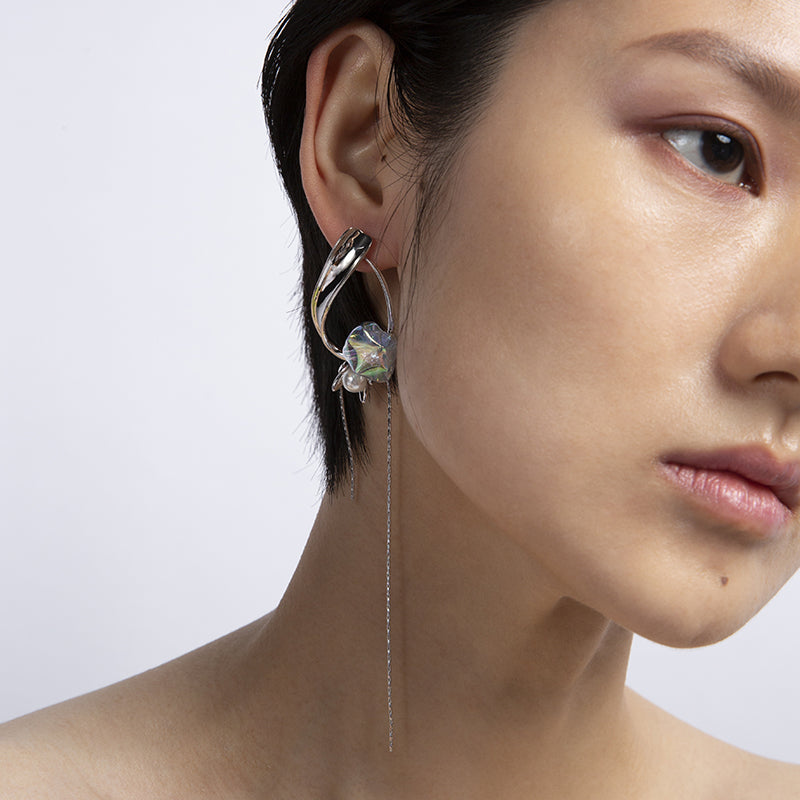 Daisy tassel earrings