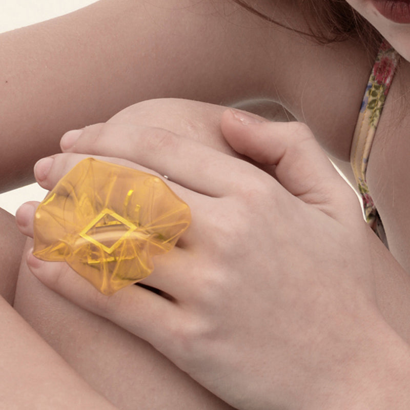 Show off big bubble ring